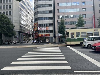 ビューステージ アイブロウサロン 広島/直進して右へ曲がります！