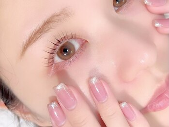 アイビー 姪浜駅前店(Eyebii)の写真/忙しい毎日でもキレイをあきらめない！まつ毛パーマ×ネイルの同時施術で時短美容♪フットの同時施術も◎