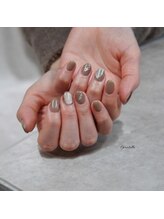 グランチュール(Grantulle)/グレージュネイル