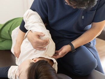 やざわ整体院 佐野店/肩甲骨はがしの施術