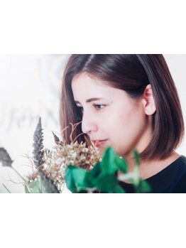 ナチュラル上品な目元にしたい