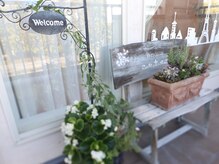 アンフルール(en fleur)/サロンの玄関前