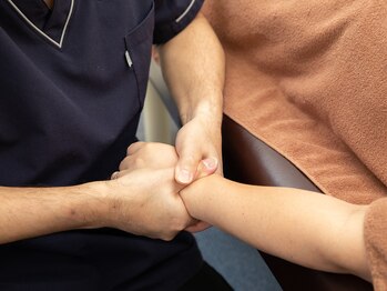 ながい整骨院/手関節の調整