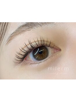 ボリュームのある目元にしたい