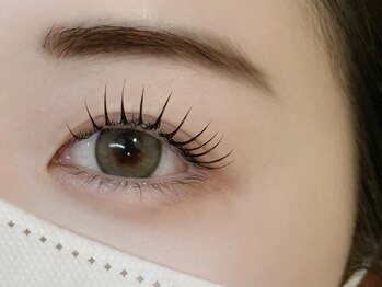 ネイルアンドアイラッシュ スリール(Sourire)/まつ毛パーマ/美眉【施術35分】