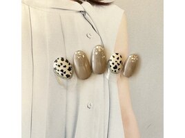 グレー×ダルメシアンネイル