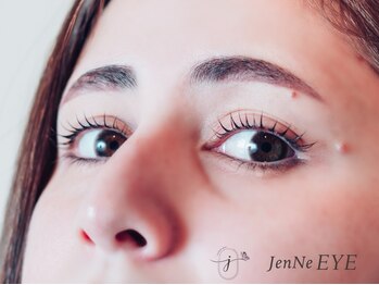 ジェンヌアイ(JenNe EYE)の写真/涼しげ素顔に大変身◎【HBL眉毛パーマ×眉WAX脱毛 】ブラシ１つでトレンド眉が叶います★垢抜け顔へ♪