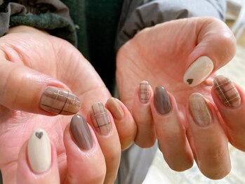 モグネイル(Mogunail)/ハートチェックネイル