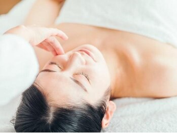 サロンリシェ(salon riche)の写真/美容施術を何度受けても繰り返す毛穴トラブルから卒業へ導きます。もう毛穴に悩みたくない方におすすめ◎