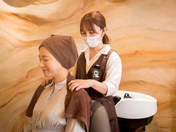 ラビクール 銀座店(Rabbicour)の写真/頭だけでなく[首,肩,デコルテ]まで揉みほぐしながらしっかり指圧でマッサージ。心身がほぐれる感覚を是非♪