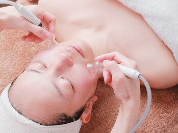 メナードフェイシャルサロン ピュウフェリーチェ (piufelice)/施術中