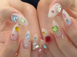 宝石ネイル