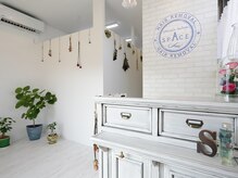 スペース(spAce)/レトロガーリーな店内でお迎え♪