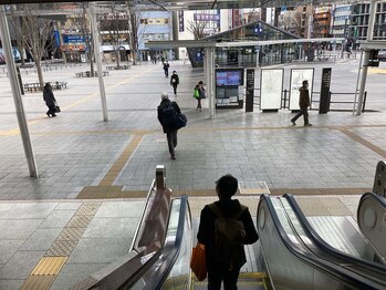 ビューステージ アイブロウサロン 甲府/こちらを左へ曲がります