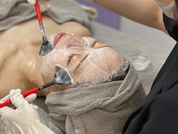 スキンラボ ドットシキブ 厚木海老名店(skinlabo .sikibu)の写真/《韓国発！話題の芸能人ピーリング》圧倒的透明肌＆水光肌を実現◎お肌の潤い・みずみずしさが全然違う！