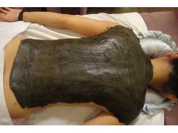 優勝リラ!!/任せコース漢方泥湿布