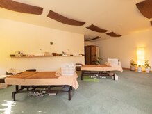 ゆったり落ち着けるリラックス空間♪2名様同時施術も可能です。