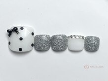 ネイルメゾン 池袋店(NAIL MAISON)/モノクロドットリボン¥7500