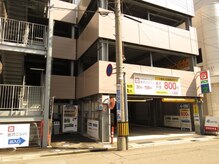 駐車場は金沢ニシパにお停め下さい。駐車券をお渡しします。