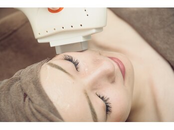 グラート(Grato)の写真/明るく透明感のあるお肌へ!毛穴・凹凸・ほうれい線・シワ・たるみ改善のつや肌エイジングケアを実感！
