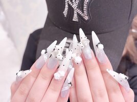 ドット×リボンホワイトネイル