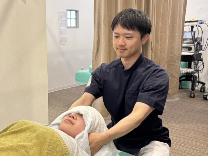 【スマホやPCでの首・肩・頭痛】深層筋施術＋首〜肩まわりの本格整体