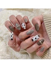 リップルズ(Ripples)/ウシ柄とリングネイル