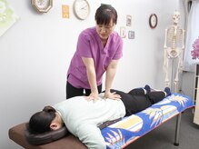 きまた整体院の雰囲気（一人ひとりの症状に合わせて施術を行います。）