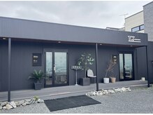 ブリス(Bliss)の雰囲気（深谷日赤病院近く,ブラックの外観店舗が目印です！）