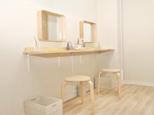 アイノワ 伏石駅前(eyenowa.)の雰囲気（施術後にはメイク直しが出来るメイクスペースを完備しています。）