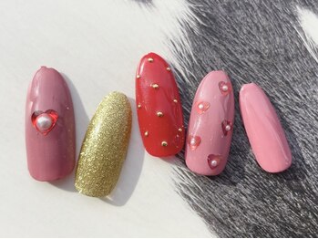 ターラ(Tara)/ピンクなハートネイル