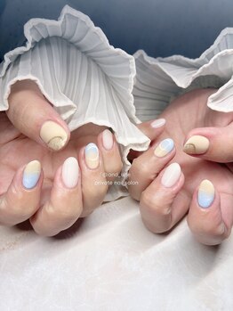 アンジュール(andulte)の写真/淡色×きらめき/大人可愛いニュアンスネイル