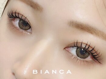 ビアンカ 銀座店(Bianca)の写真/おしゃれ女子は目元から★LEDエクステ導入！高持続力で理想のお目元に◎