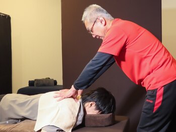 もみほぐし 極家【肩こり/マッサージ/ストレッチ/ヘッドスパ】【3月1日OPEN(予定)】の写真/ガチガチ首肩に効く◎ツボを熟知したスタッフのほぐし技♪絶妙の力加減で筋肉をもみほぐすことで血流改善★
