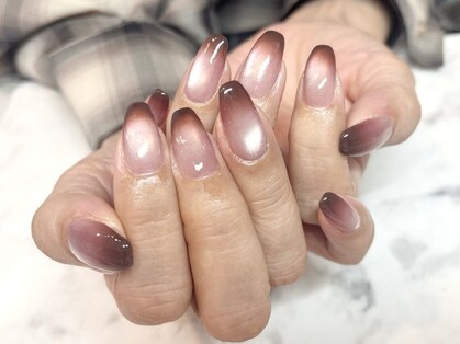 ラグジュアリー ネイルズ(Luxury Nails)の写真