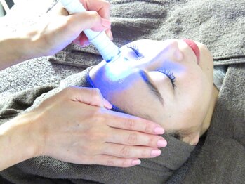フェリーチェ(FELICE)の写真/ハイドラフェイシャルでざらつきしらずのむきたまご肌へ☆お得なセットメニューご用意してます！