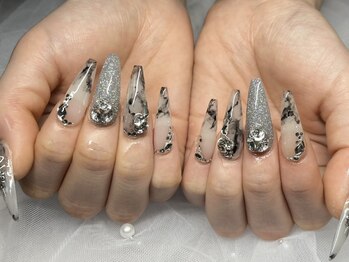 エス(S)の写真/《アクリルスカルプ》再現力に自信あり!!徹底的にこだわったフォルム、美しい仕上がりに導きます☆