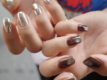 ネイル アトリエ コモード(nail atelier Comodo)/マグネットネイル[ミラーアシメ]