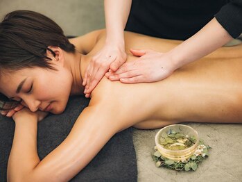 ハーズ 南青山(HERS)の写真/【心身の疲れに◎】毎日頑張るあなたに！"全身アーユルヴェーダオイルトリートメント"で日々の疲れを解消♪