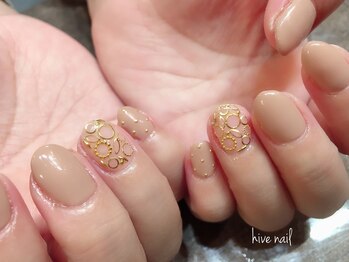 ハイブネイル(Hive nail)/スタッズ埋めネイル