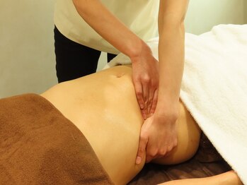 サロン キワ(salon kiwa)の写真/ぽっこりお腹卒業！腸もみと骨盤調整で骨格から整えます。理想のボディラインを手に入れませんか？