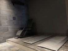 サウナクロ(sauna KURO)/うつ伏せ寝でのトトノイ！