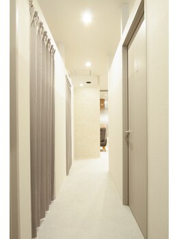 ワイズサロン(Y's salon)/清潔感のある店内♪