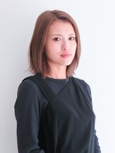 オチョビー(ocho.bee) rina