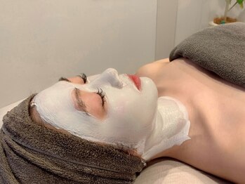 サロン ヌーク(salon Nook)の写真/幹細胞エステでシミシワのケアや美白・むくみ・小顔効果◎エイジングケアや繰り返すニキビケアにおすすめ！