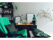 オフグリーン(offgreen)の雰囲気（店内は緑色と黒基調のインテリアで統一しています）