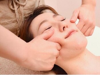 ラブドワン 鹿児島(LOVED ONE)の写真/デコルテ＋ヘッドスパ60分3850円☆リピーター続出！確かな技術と何度も通える価格設定が人気です◎