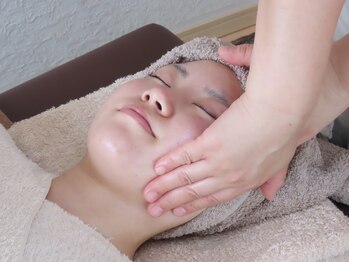 サニーデイ(Sunny Day.)/小顔フェイシャル