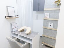 フォー 梅田茶屋町店(for)の雰囲気（ナチュラルなテイストの店内でネイルをお楽しみください♪）
