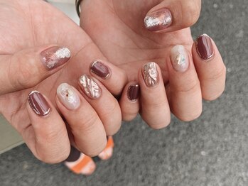 リタ ハマセン(LiTA. hamasen)/pink × mirror 担当:平岡